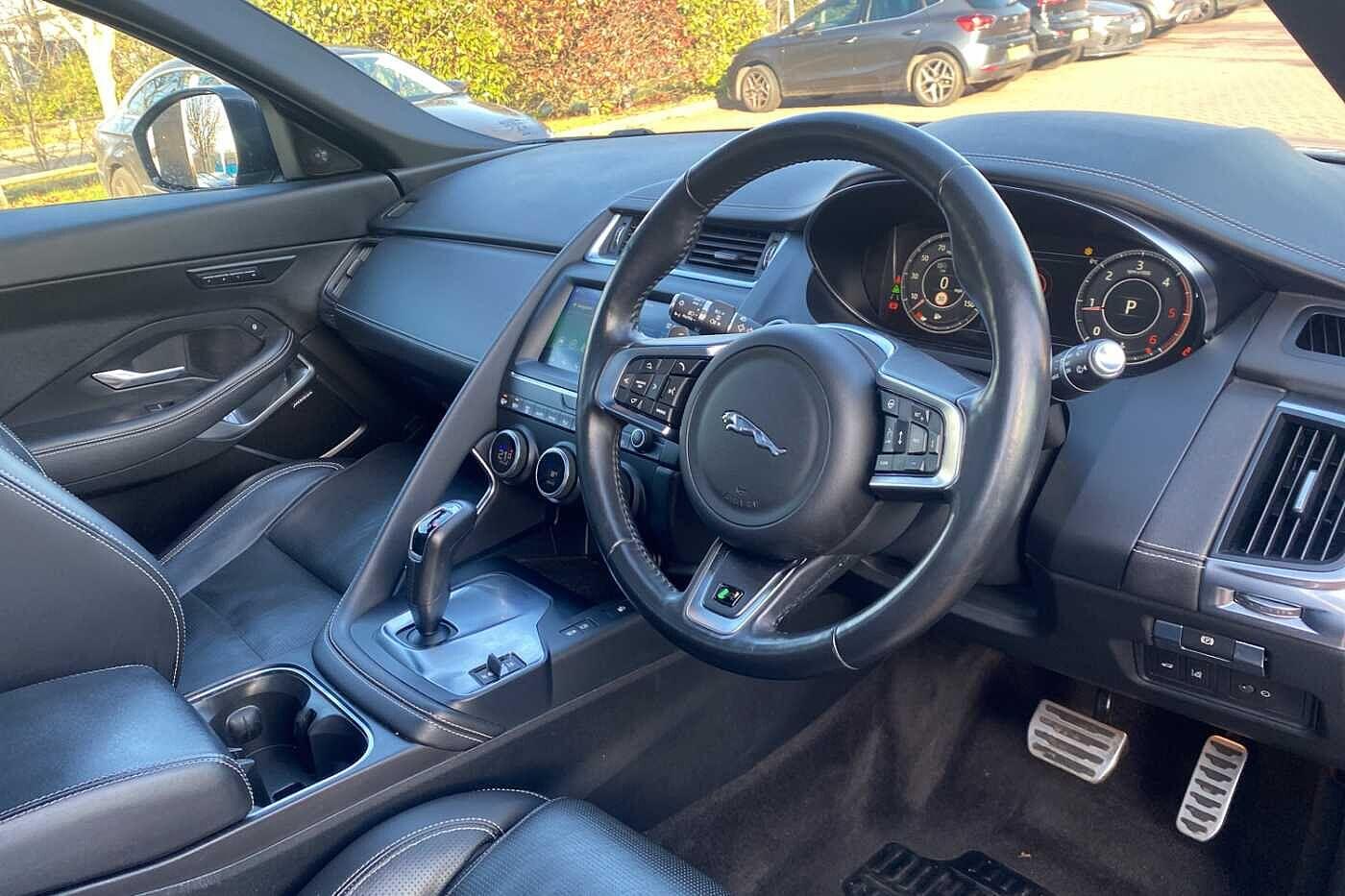 Used Jaguar E-Pace 2019 for sale - 76701537: Photo 6