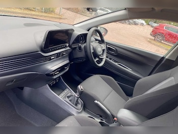 Used Hyundai i20 2025 for sale - 76188790: Photo 2
