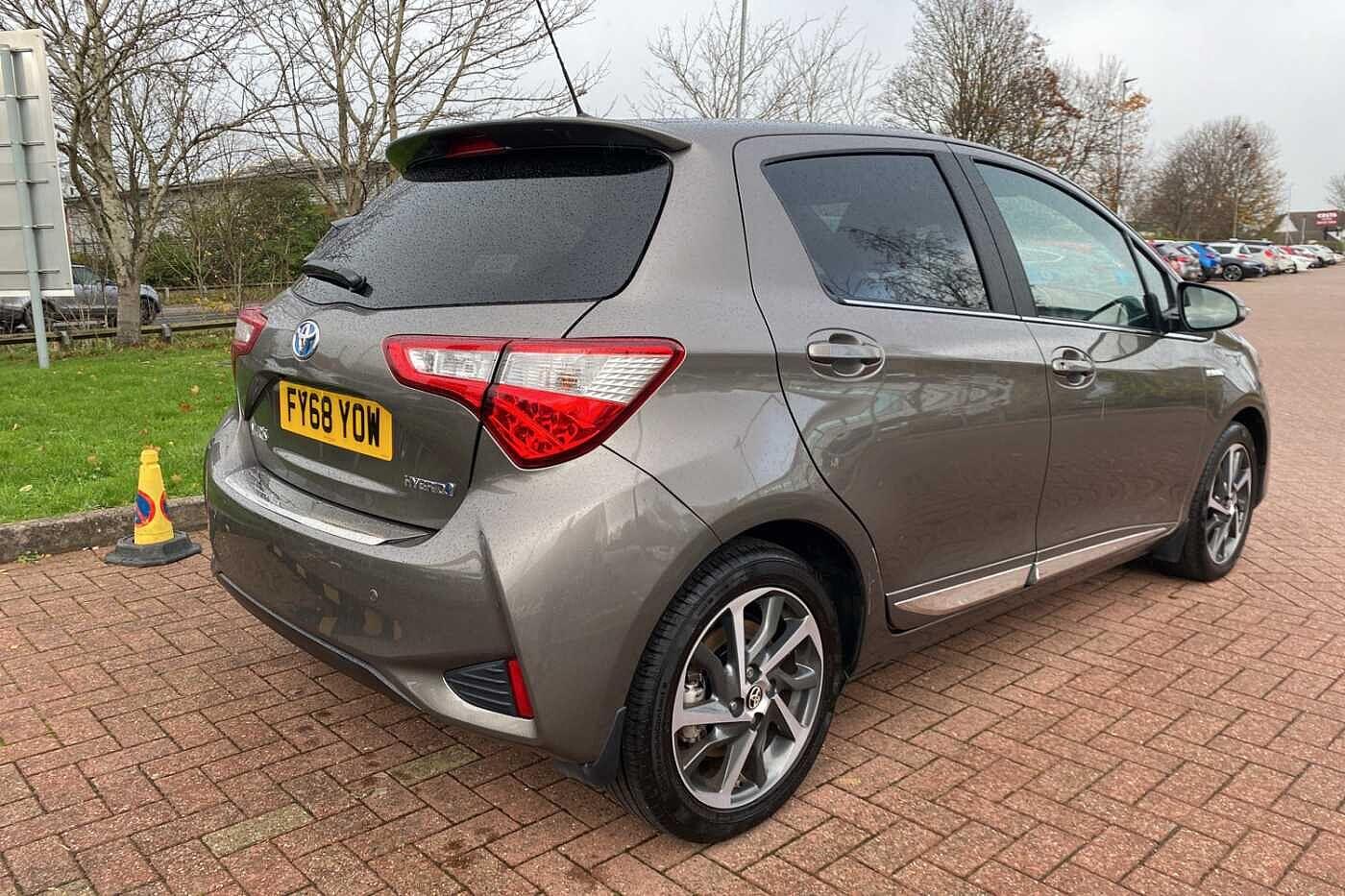 Used Toyota Yaris 2018 for sale - 77040000: Photo 20