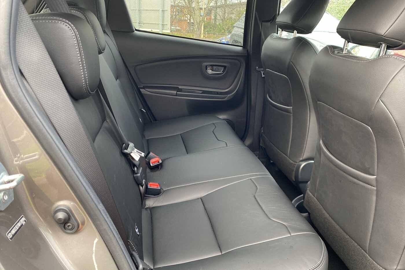 Used Toyota Yaris 2018 for sale - 77040000: Photo 32