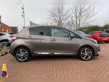 Used Toyota Yaris 2018 for sale - 77040000: Photo