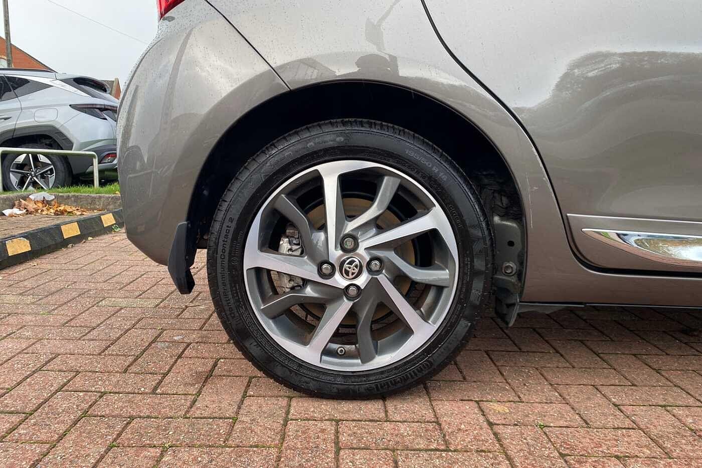 Used Toyota Yaris 2018 for sale - 77040000: Photo 4