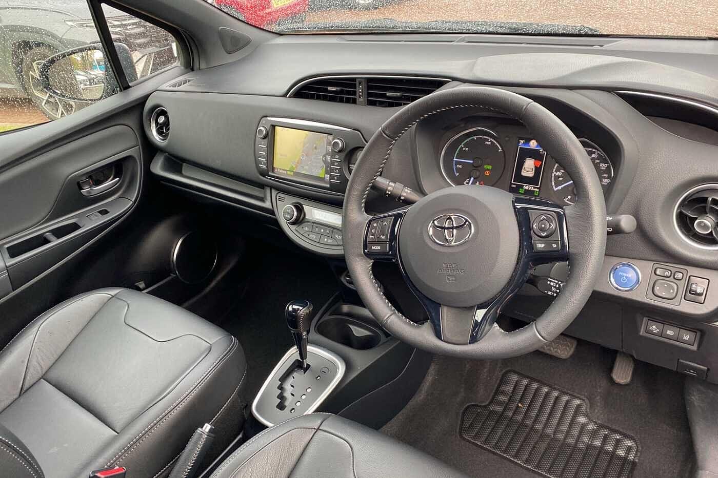 Used Toyota Yaris 2018 for sale - 77040000: Photo 5