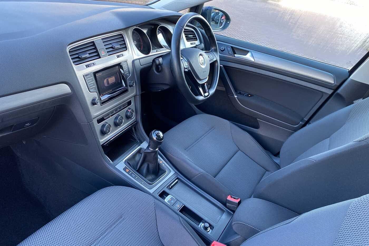 Used Volkswagen Golf 2015 for sale - 76657848: Photo 2