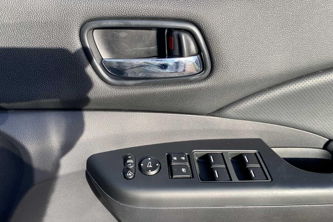 Used Honda CR-V for sale - 76572357: Photo 20