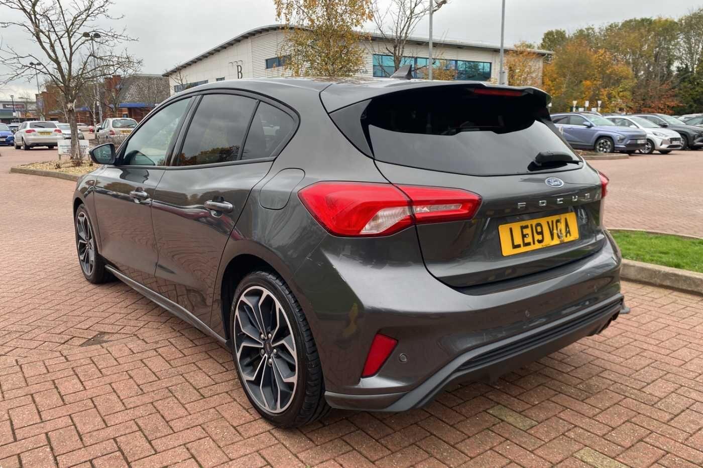 Used Ford Focus 2019 for sale - 76498911: Photo 3