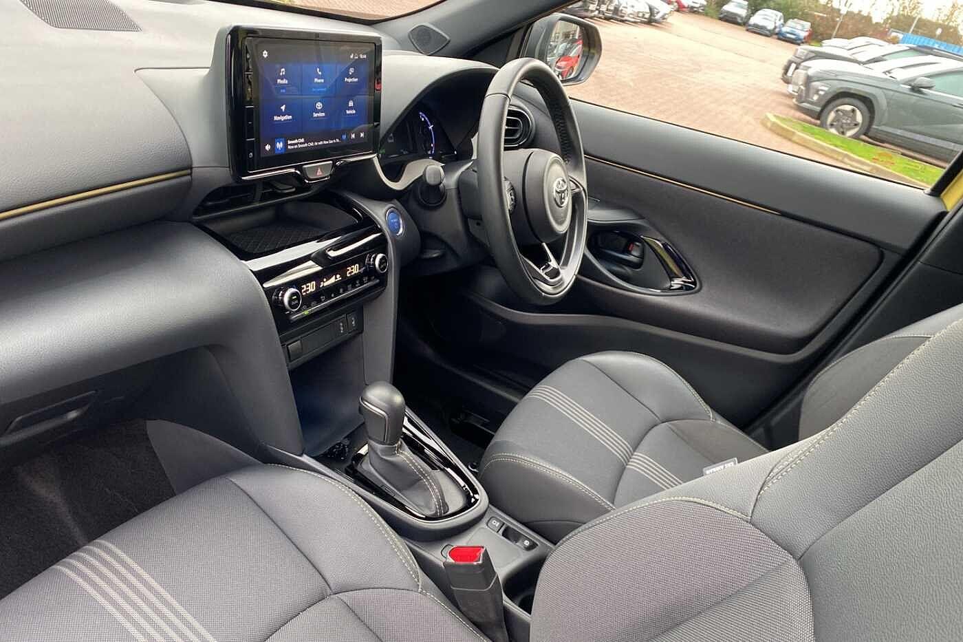 Used Toyota Yaris Cross 2022 for sale - 76918492: Photo 2