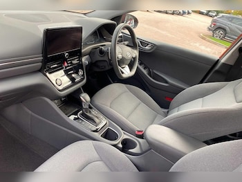 Used Hyundai IONIQ 2022 for sale - 76260103: Photo