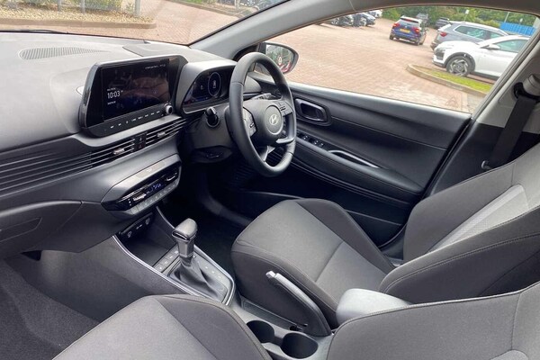 Used Hyundai i20 2024 for sale - 75825979: Photo 2