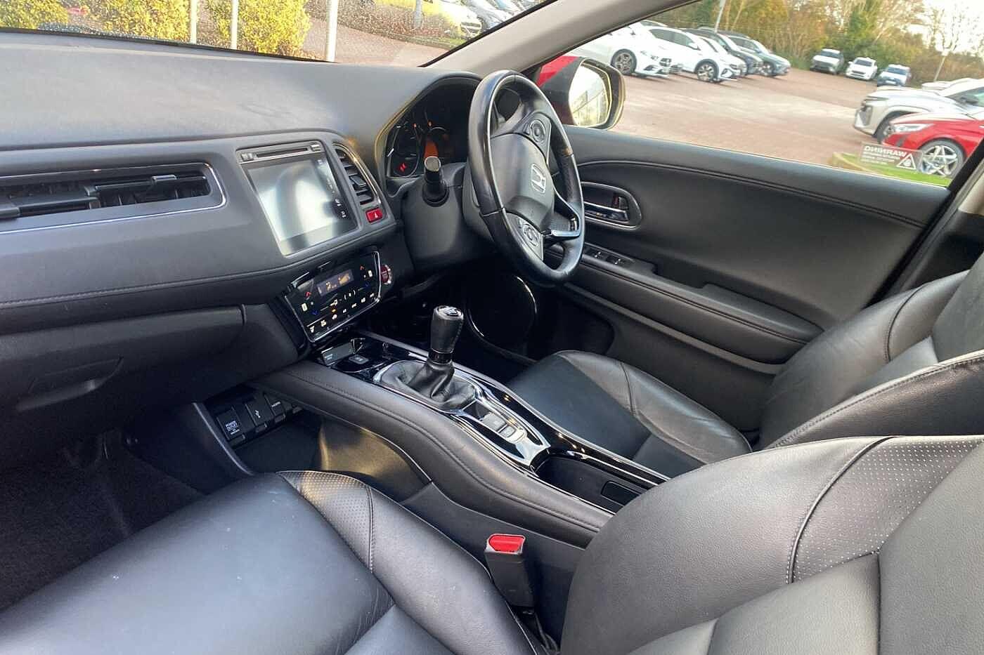 Used Honda HR-V 2017 for sale - 77119782: Photo 2