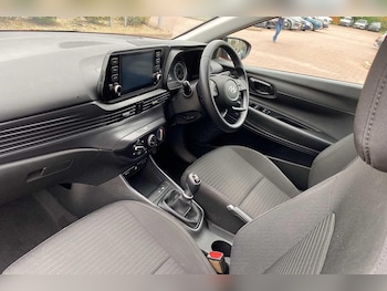 Used Hyundai i20 2021 for sale - 76227052: Photo 2