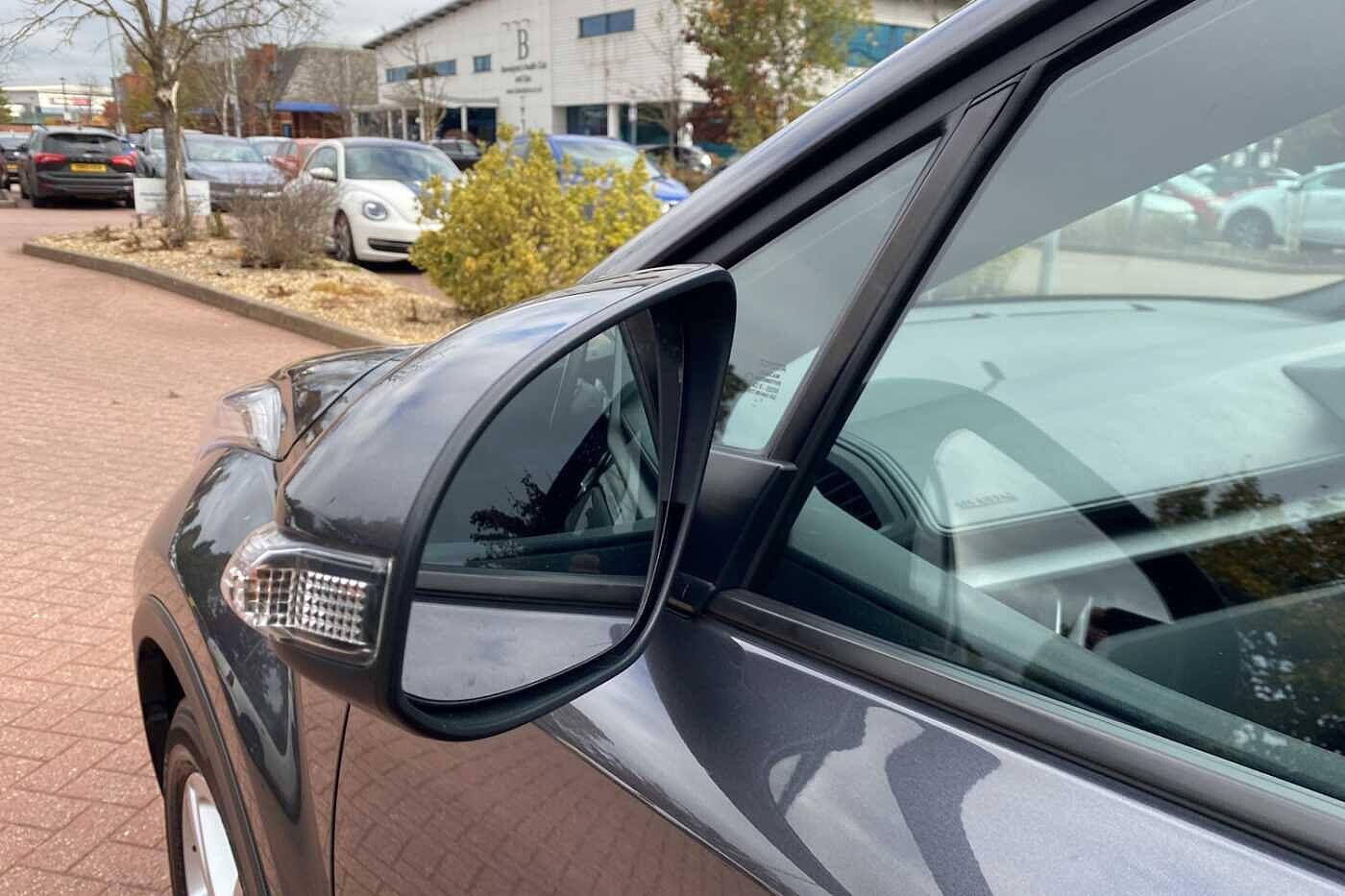 Used Toyota C-HR 2021 for sale - 76214600: Photo 28