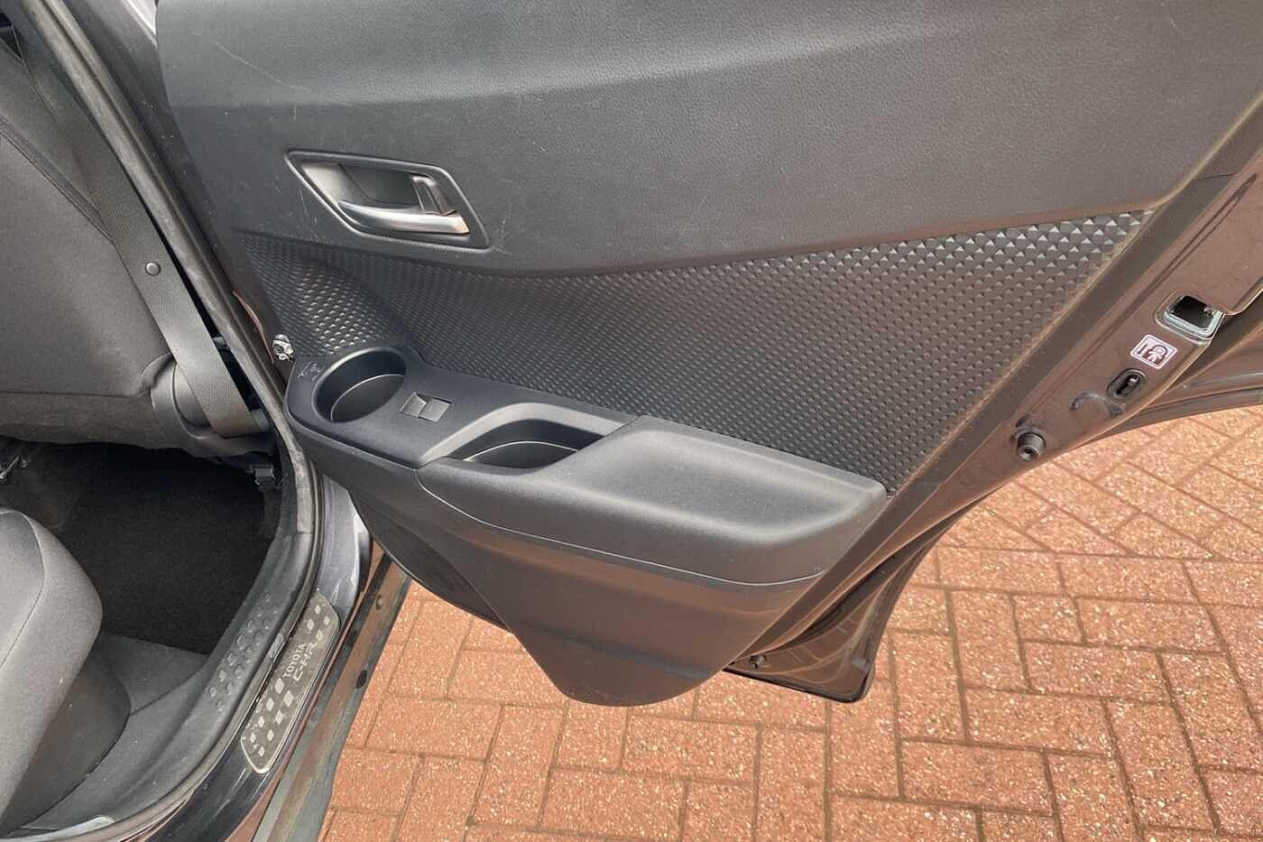 Used Toyota C-HR 2021 for sale - 76214600: Photo 34