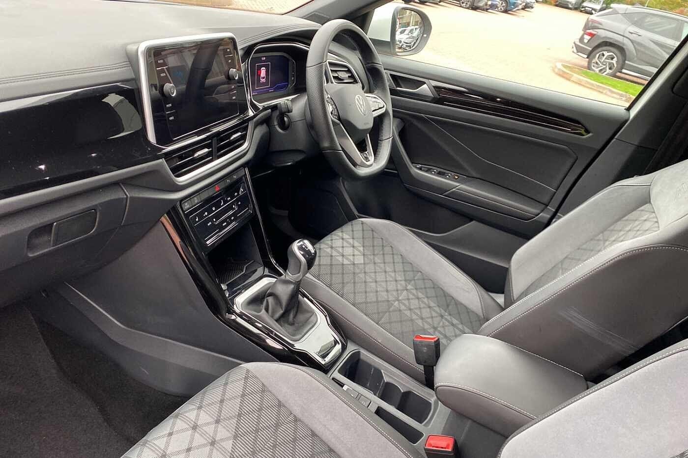 Used Volkswagen T-Roc 2023 for sale - 76238568: Photo 2