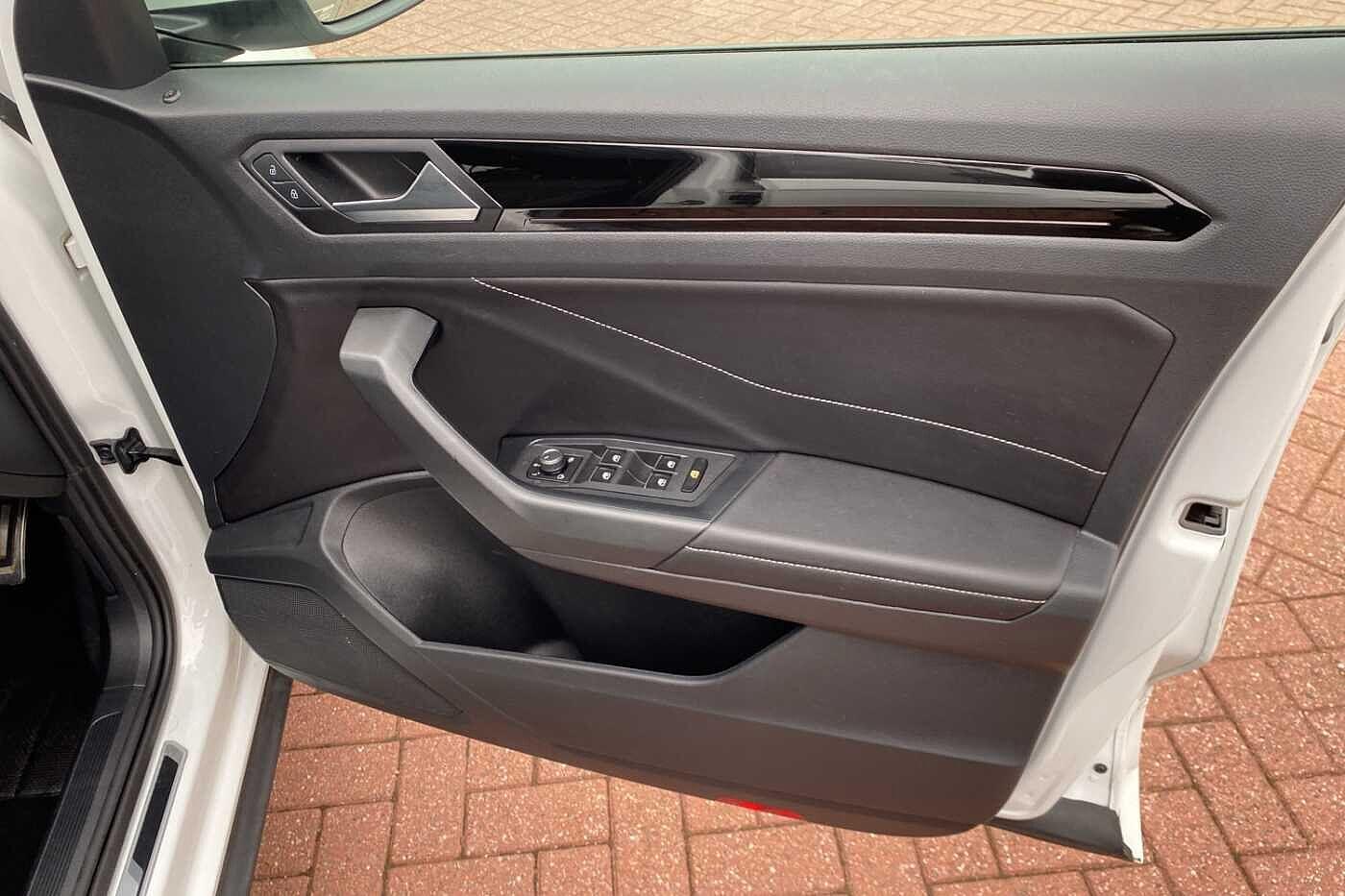 Used Volkswagen T-Roc 2023 for sale - 76238568: Photo 35