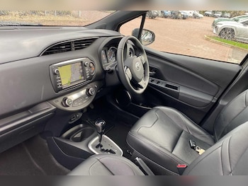 Used Toyota Yaris 2018 for sale - 76612762: Photo