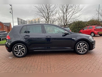 Used Volkswagen Golf 2019 for sale - 77320961: Photo