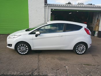 Used Ford Fiesta 2016 for sale - 79705455: Photo