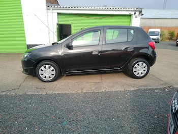 Used Dacia Sandero 2015 for sale - 78641105: Photo