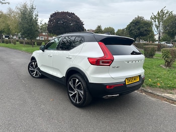 Used Volvo XC40 2019 for sale - 74764956: Photo