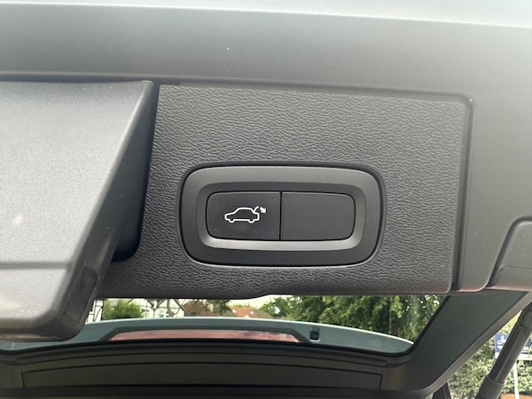 Used Volvo XC60 2018 for sale - 75475097: Photo 10