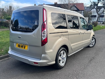 Used Ford Grand Tourneo Connect 2016 for sale - 77277250: Photo