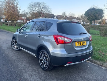 Used Suzuki SX4 S-Cross 2016 for sale - 77300665: Photo