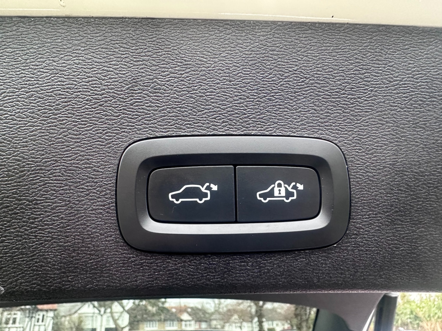 Used Volvo XC40 2022 for sale - 76922141: Photo 11