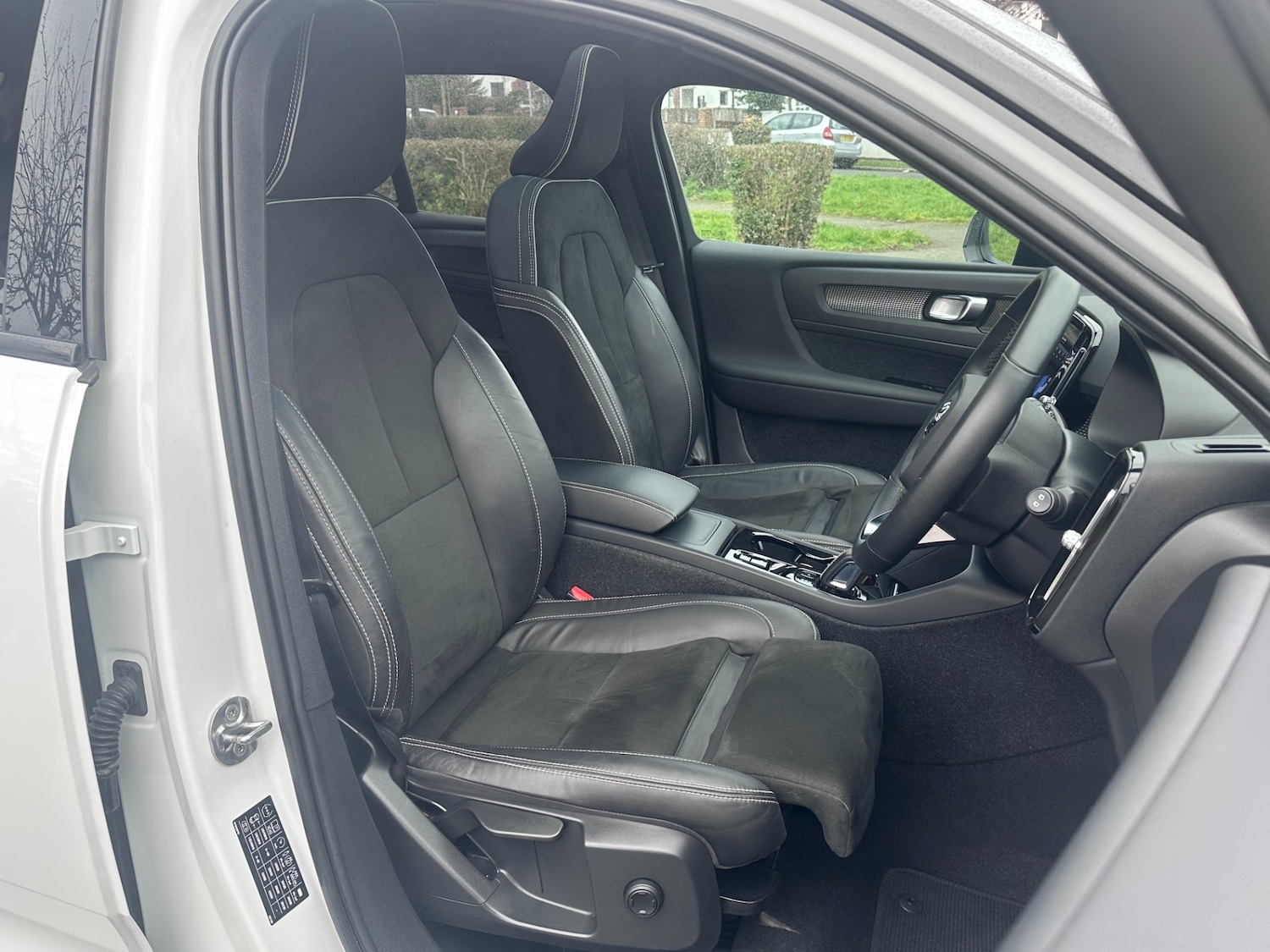 Used Volvo XC40 2022 for sale - 76922141: Photo 13