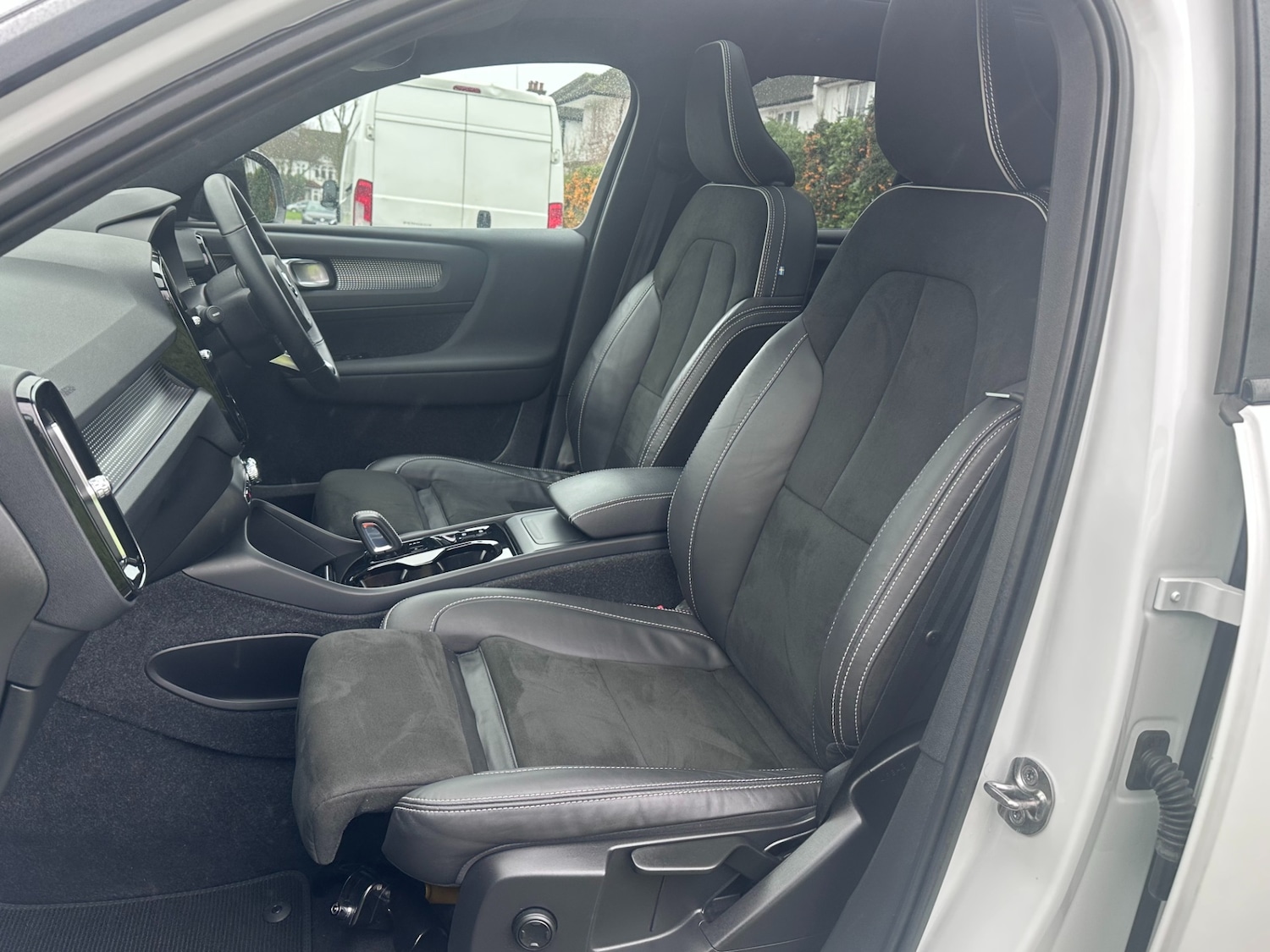 Used Volvo XC40 2022 for sale - 76922141: Photo 14