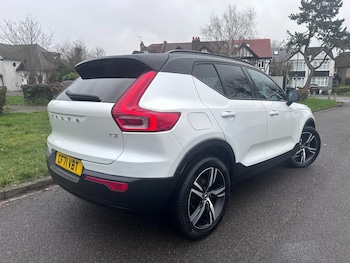 Used Volvo XC40 2022 for sale - 76922141: Photo