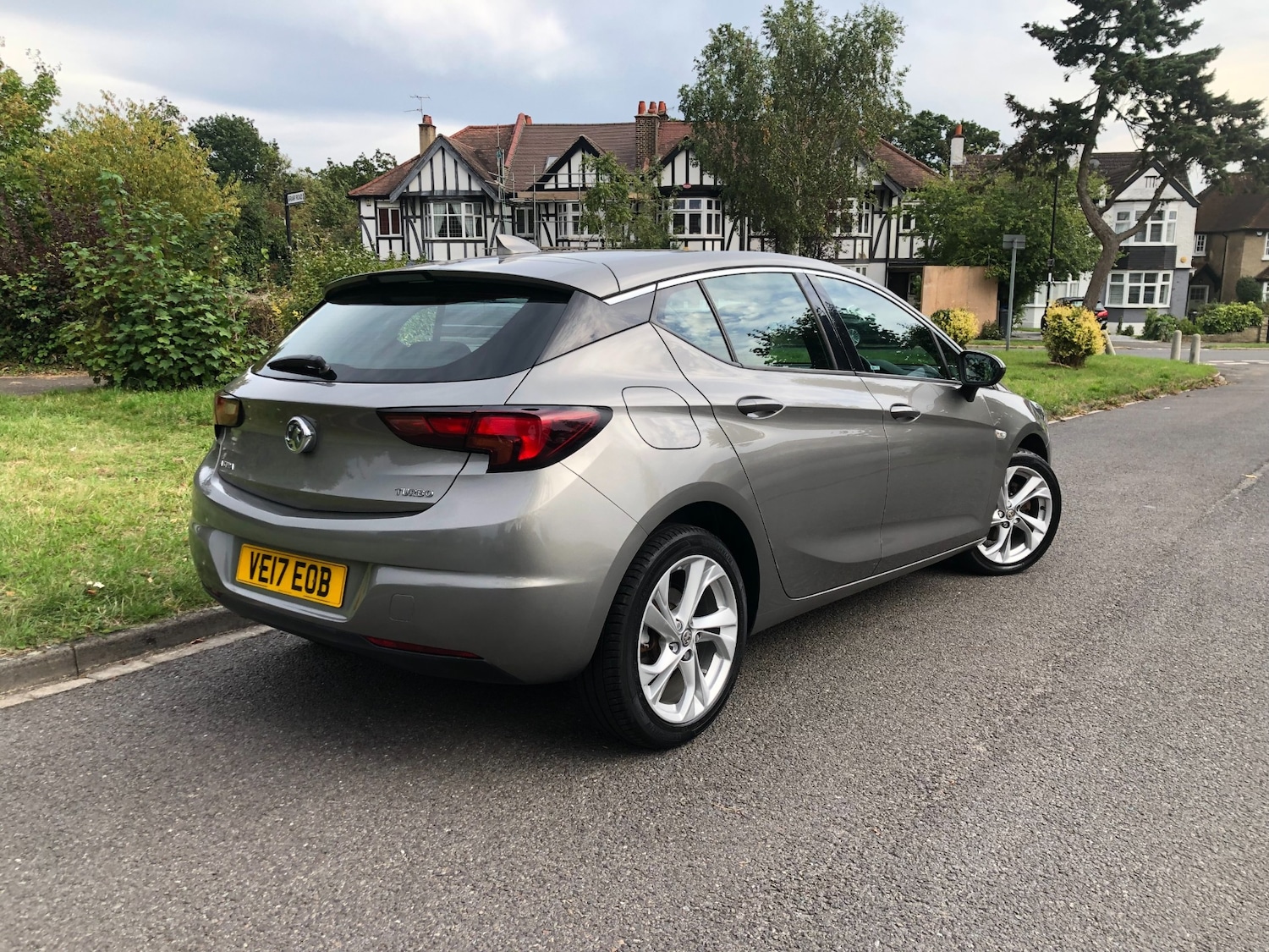 Used Vauxhall Astra 2017 for sale - 78070641: Photo 2