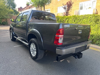 Used Toyota Hilux 2015 for sale - 78956121: Photo