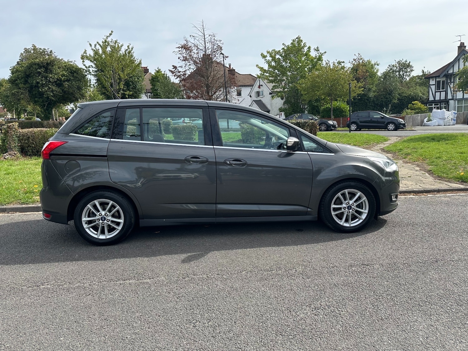 Used Ford Grand C-Max 2018 for sale - 75368236: Photo 5