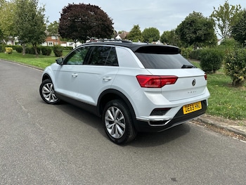 Used Volkswagen T-Roc 2019 for sale - 75265505: Photo