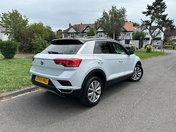 Used Volkswagen T-Roc 2019 for sale - 75265505: Photo