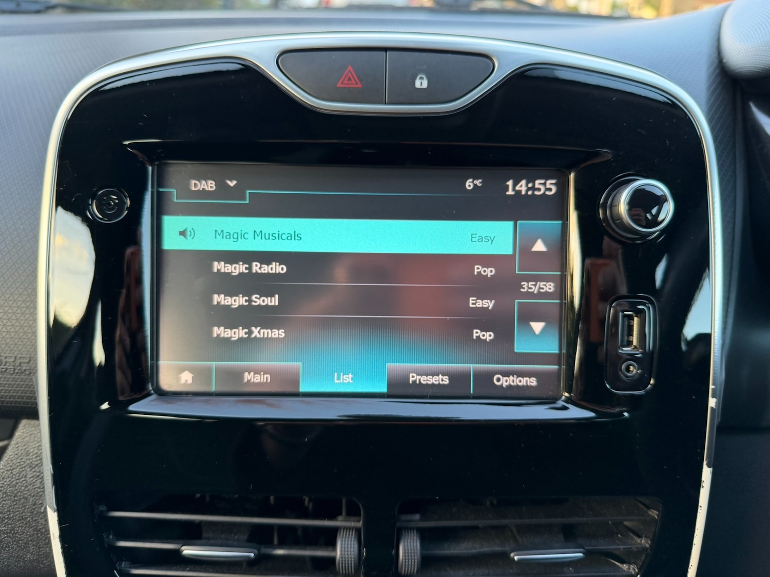 Used Renault Clio 2016 for sale - 76749847: Photo 18