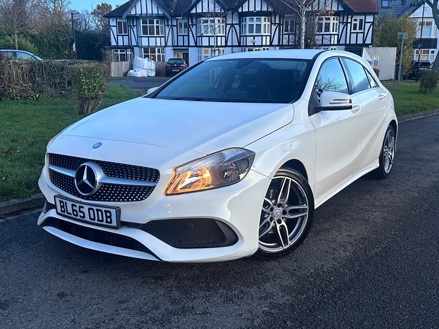 Used Mercedes-Benz A-Class 2015 for sale - 76393514: Photo 2
