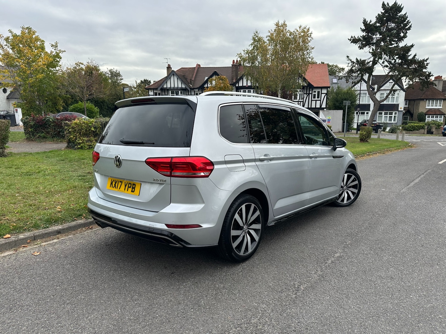 Used Volkswagen Touran 2017 for sale - 76089845: Photo 3