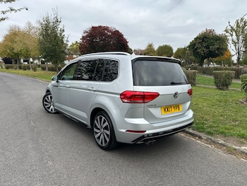 Used Volkswagen Touran 2017 for sale - 76089845: Photo