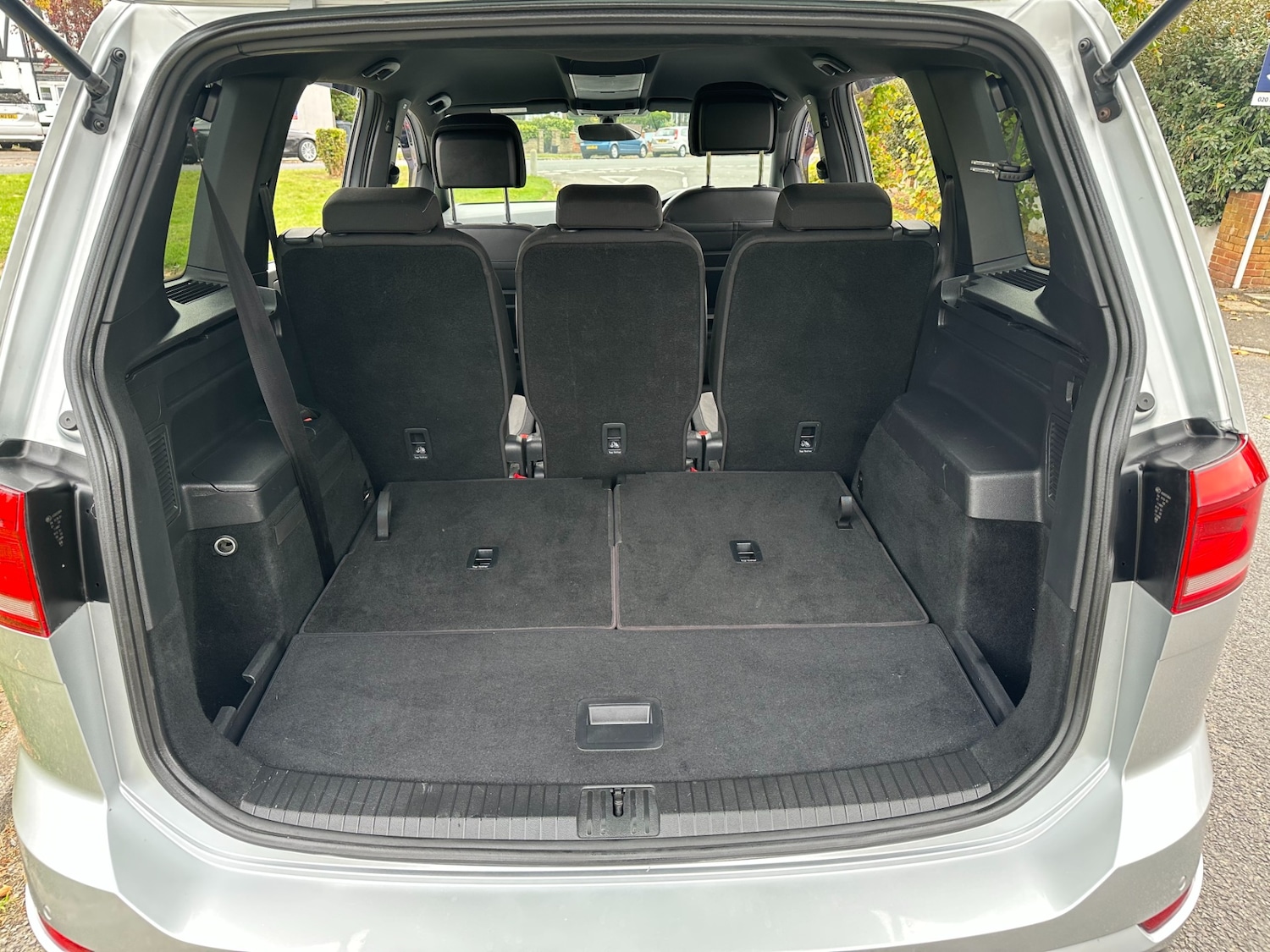 Used Volkswagen Touran 2017 for sale - 76089845: Photo 8