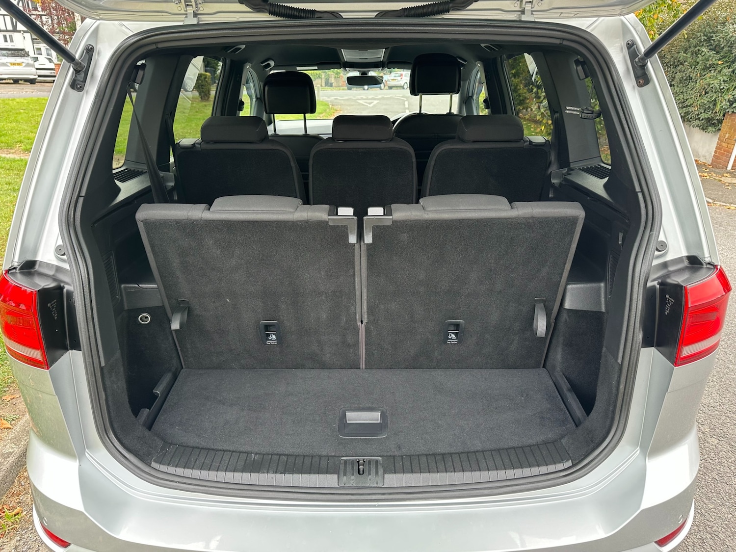 Used Volkswagen Touran 2017 for sale - 76089845: Photo 9