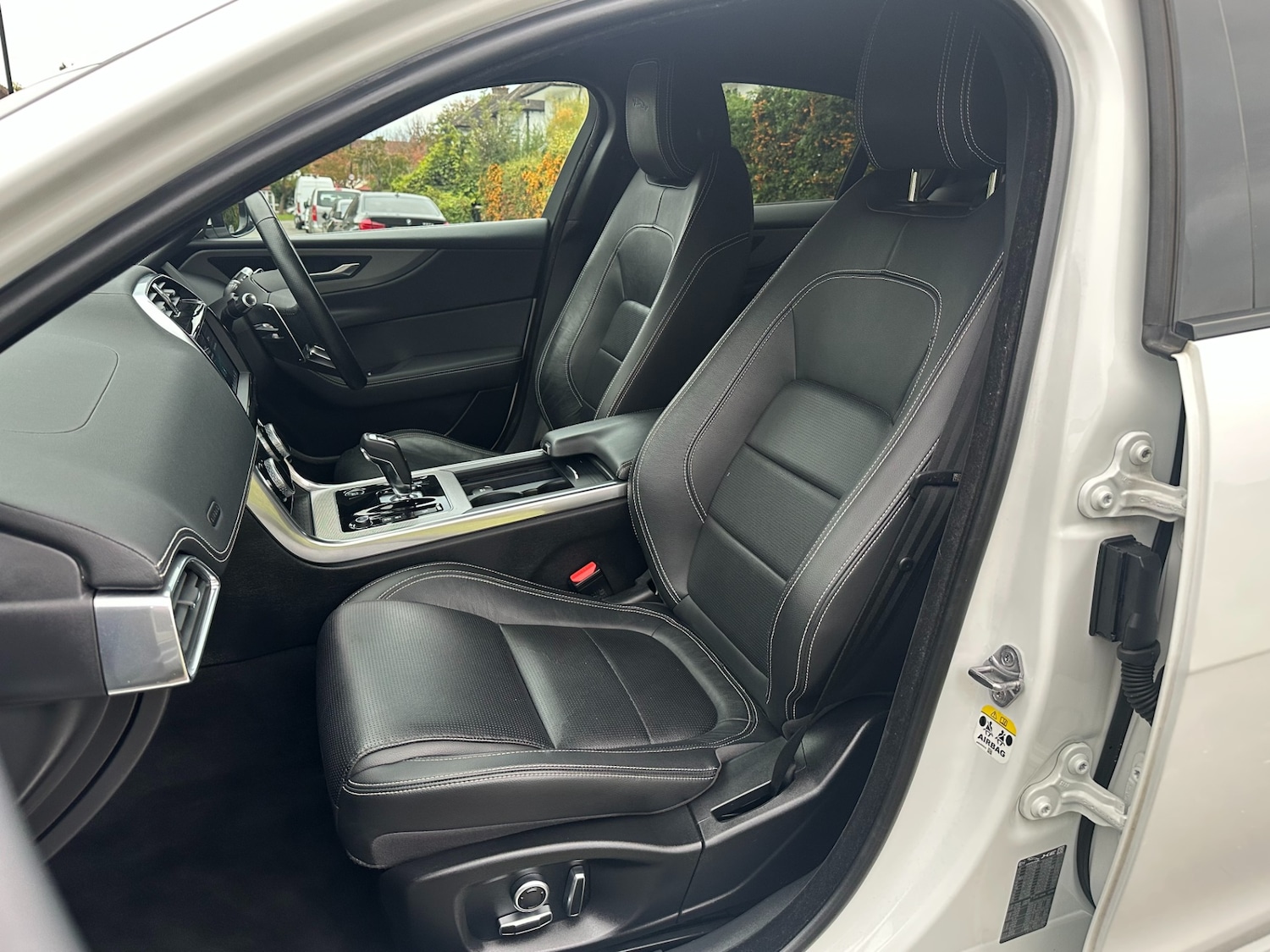 Used Jaguar XE 2020 for sale - 76018504: Photo 10