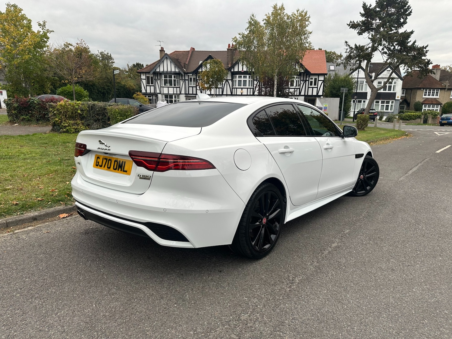 Used Jaguar XE 2020 for sale - 76018504: Photo 2