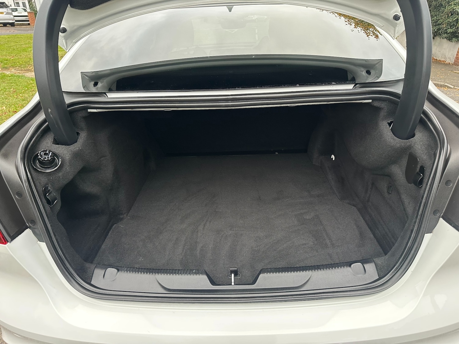 Used Jaguar XE 2020 for sale - 76018504: Photo 8