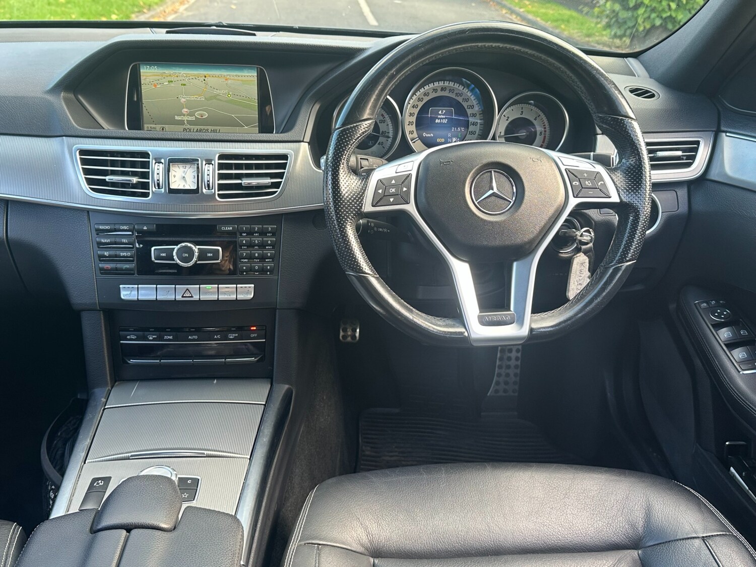 Used Mercedes-Benz E Class 2013 for sale - 75911137: Photo 14