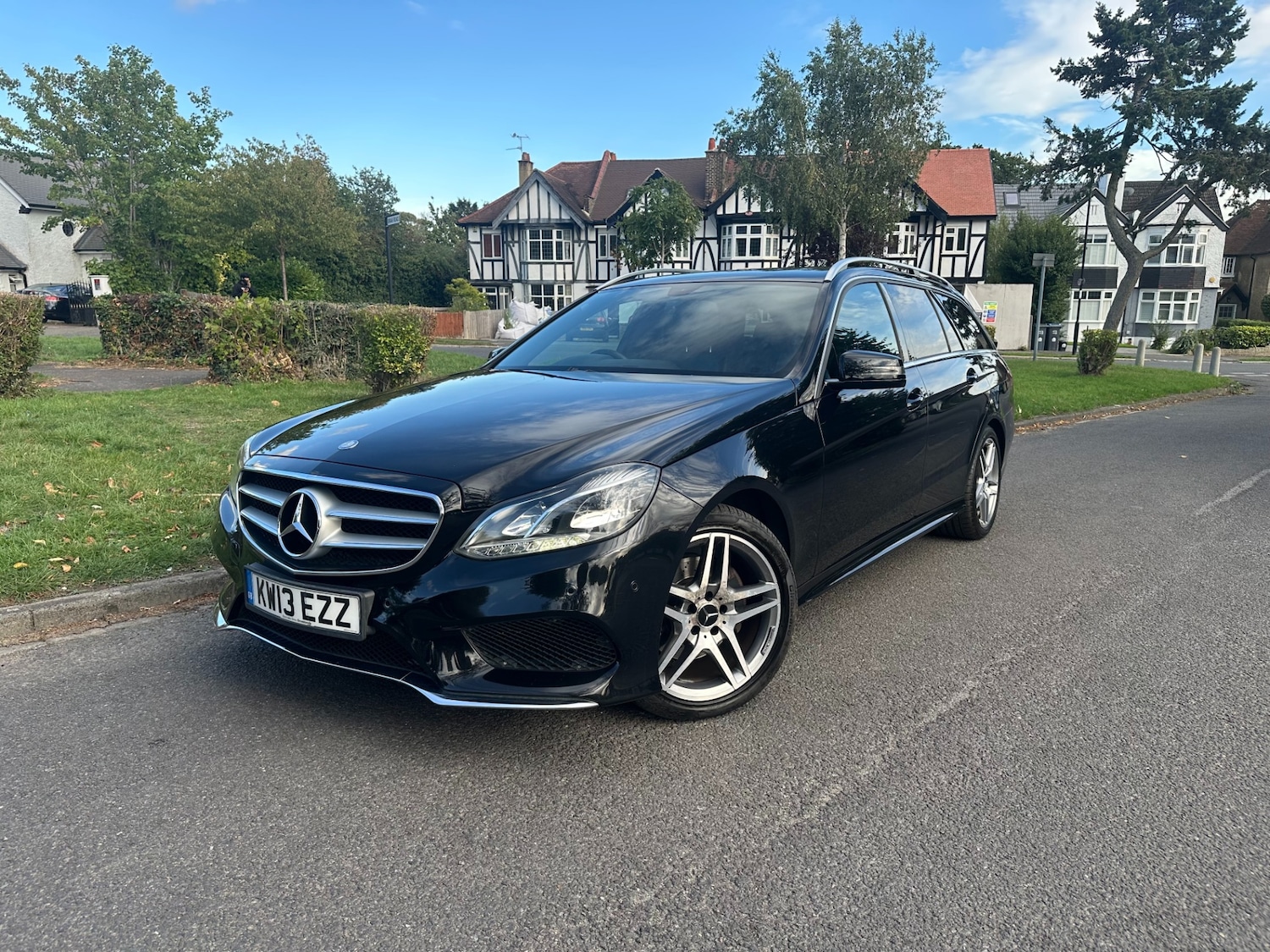 Used Mercedes-Benz E Class 2013 for sale - 75911137: Photo 2