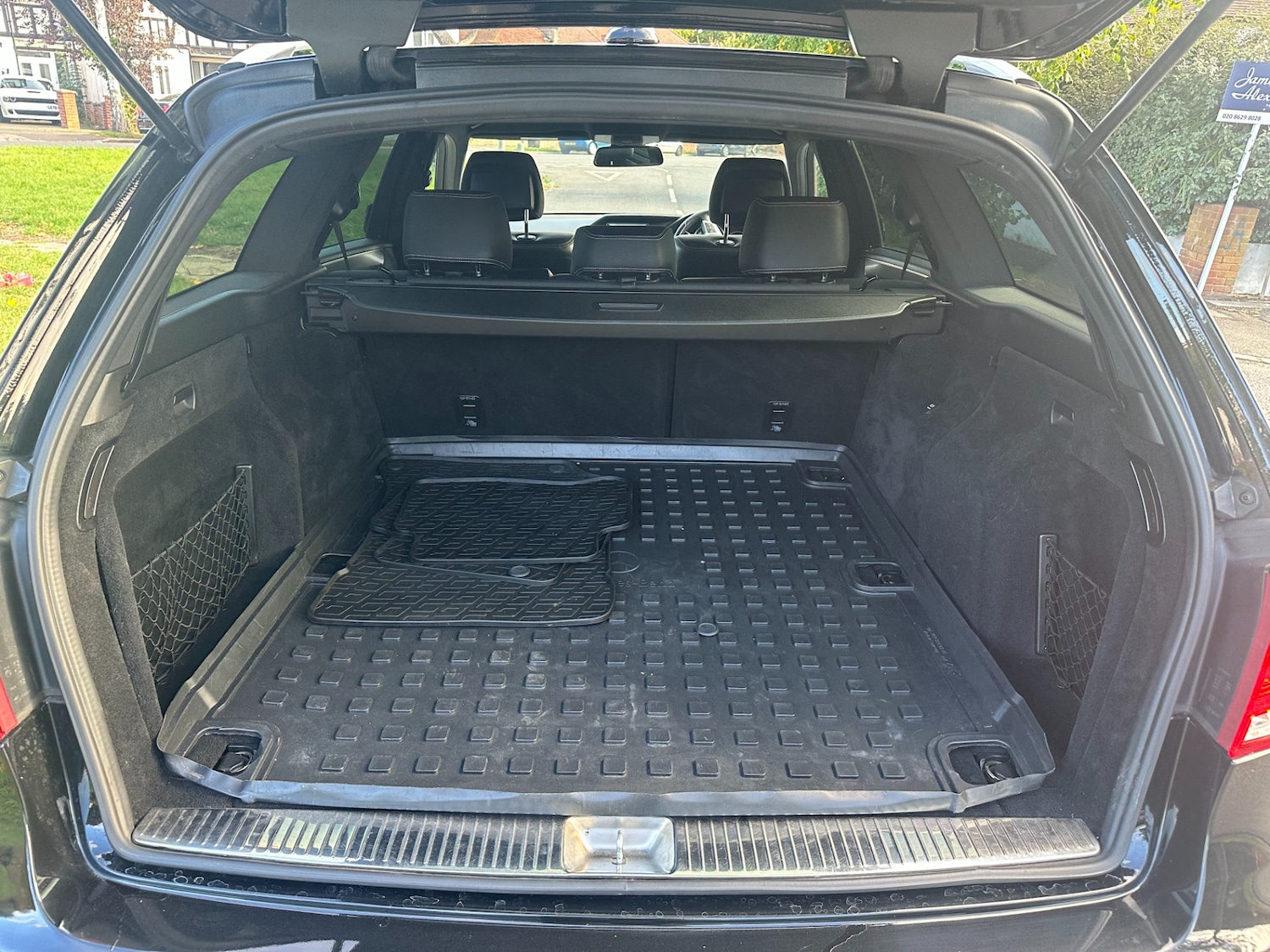 Used Mercedes-Benz E Class 2013 for sale - 75911137: Photo 8