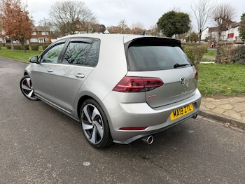 Used Volkswagen Golf 2019 for sale - 76766536: Photo