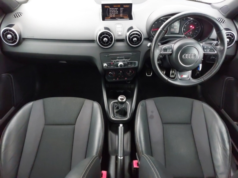 Used Audi A1 2015 for sale - 76613875: Photo 2